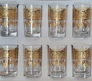 Collection de verres ornés d'or